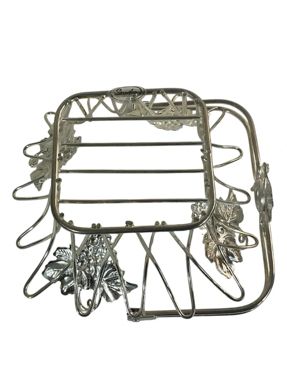 Studio Silversmiths Silver Plated Grape Basket w/ Handle 61701 Grapevine Decor